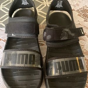 Women’s puma sandals size 7 1/2